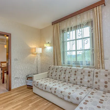 Pool Silva Marija * Dobova