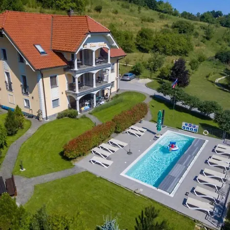 Pool Silva Marija * Dobova