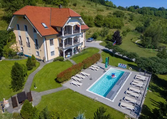 Pool Silva Marija וילה *